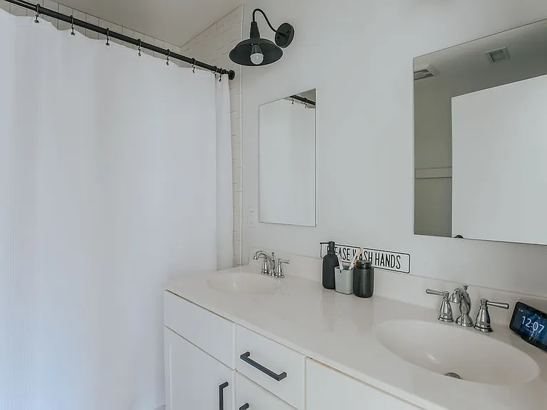 1629 Hardwood Ave — Photo 29