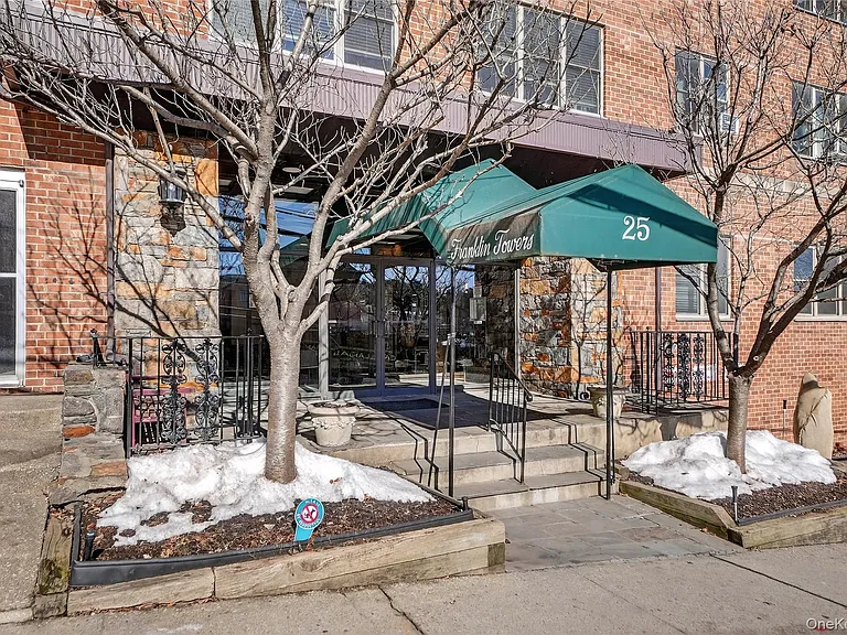 25 Franklin Ave #2K — Photo 13
