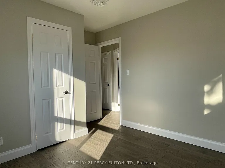 771 Krosno Blvd #UPPER — Photo 13