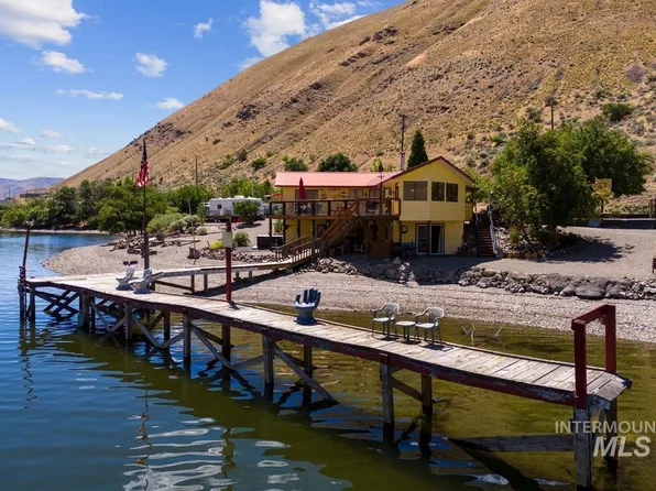36657 Snake River Rd, Huntington, OR 97907