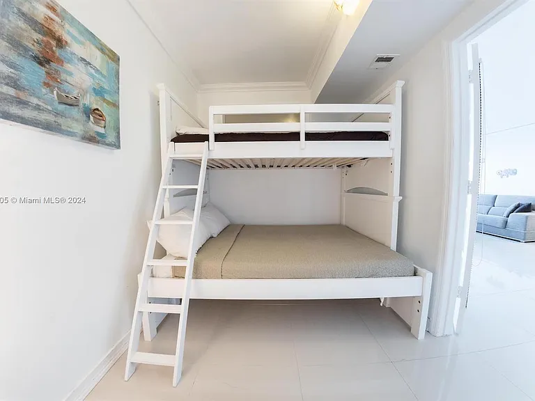 5601 Collins Ave #1206 — Photo 18