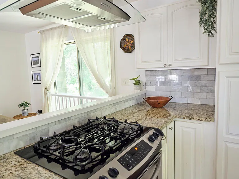 124 Hill Rd — Photo 16