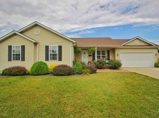 411 E Donnewald St, Worden, IL 62097