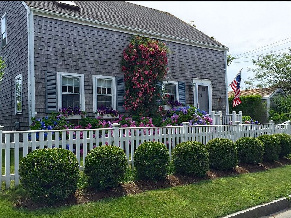 2nd image of 162 Main St