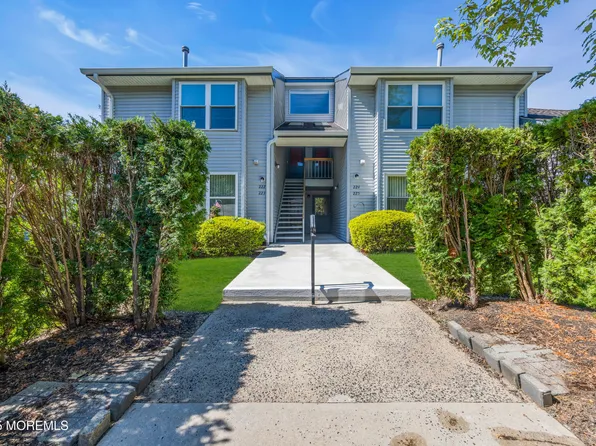 222 Ravenswood Road, Englishtown, NJ 07726