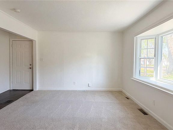 3rd image of 410 B St