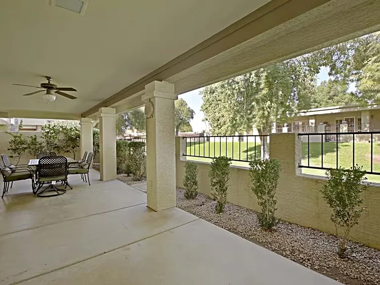 6318 E Kelton Ln — Photo 18