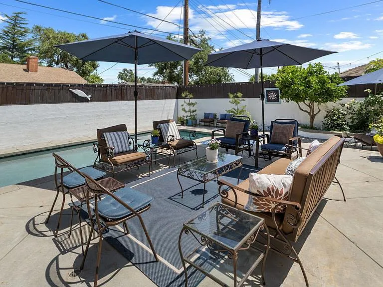 2030 N Altadena Dr — Photo 53