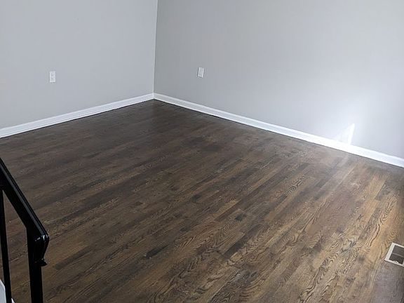 4th image of 1-40 Raleigh Ct #36