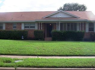 5909 Elm Lawn St, Dallas, TX 75228