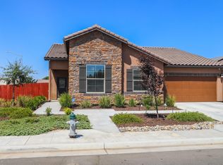 1098 S De Sante Ave, Fresno, CA 93727