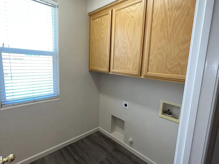 9409 Silver Bridle Way — Photo 16