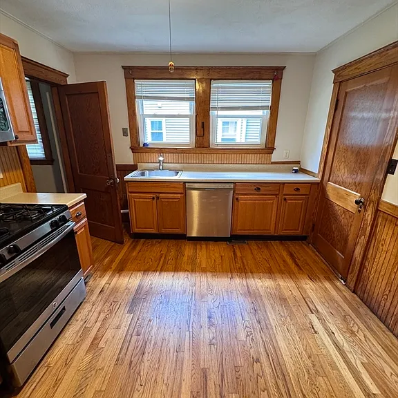 9 Herbertson Rd #1 — Photo 4