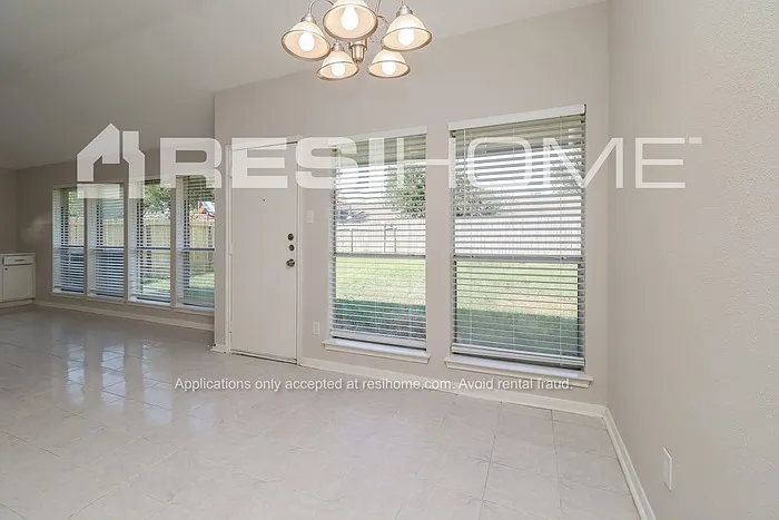 7866 Sawmill Trl — Photo 7