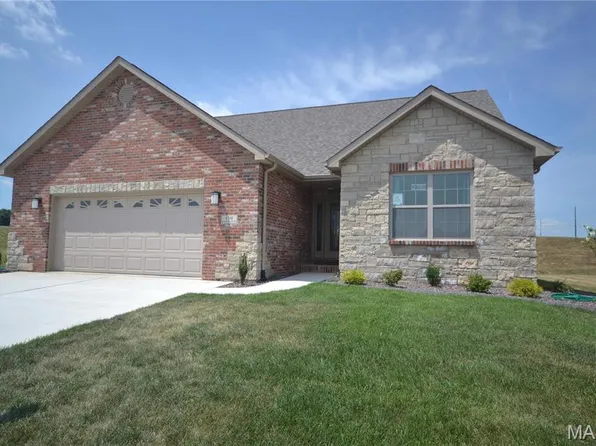 4409 Devin Dr, Smithton, IL 62285