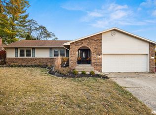 1922 Highwood Ave, Pekin, IL