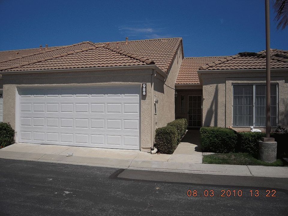 1st image of 988 Hillcrest St