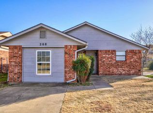 208 E F Ave, Cache, OK 73527