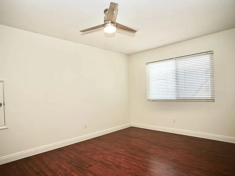 1251 Village View Rd — Photo 10