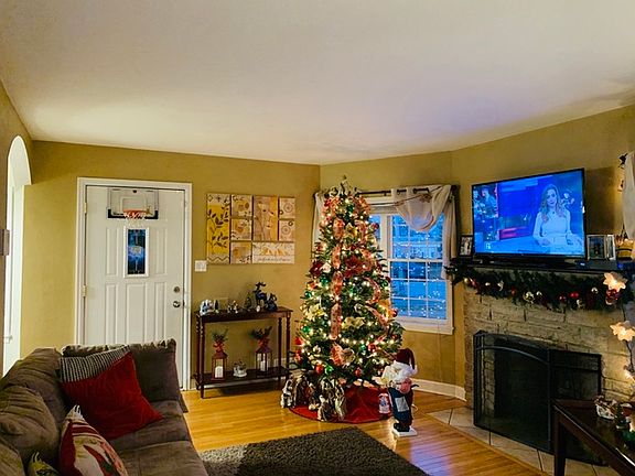 5th image of 2908 Lincoln St