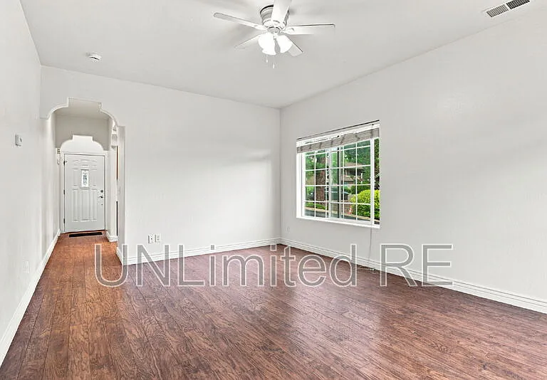 3272 S Litzler Dr — Photo 33
