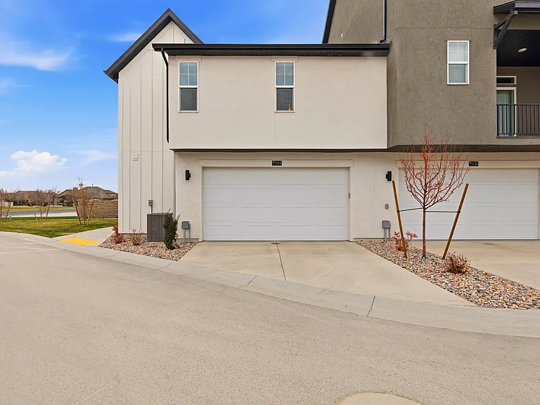 1125 N Clifton Dr — Photo 6