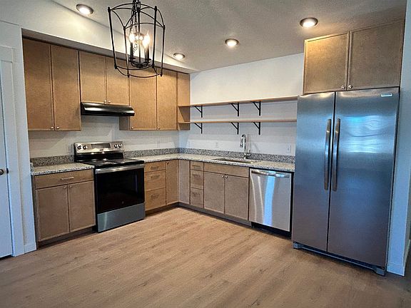 2nd image of 801 Cocoa Ct #B