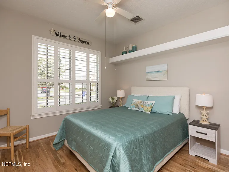 212 Island Green Dr — Photo 10