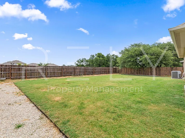 2412 Star Hill Rnch — Photo 39