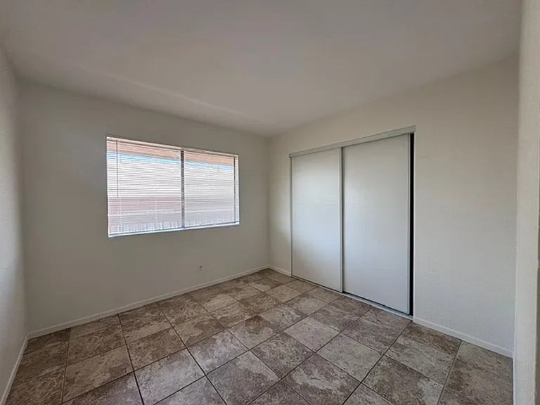 1511 Freeman Ave — Photo 6