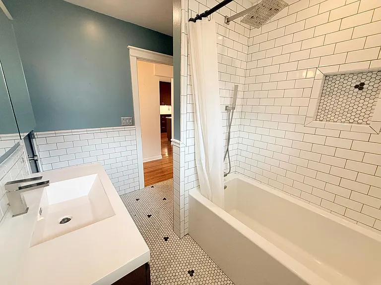 1612 N Roosevelt Ave — Photo 8