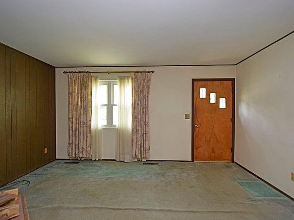 5th image of 621 Charwood Dr
