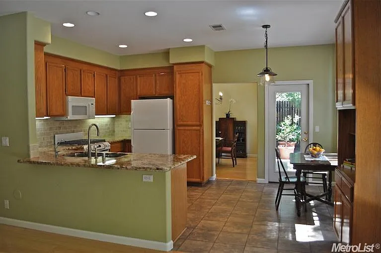 2622 Grambling Ct — Photo 4