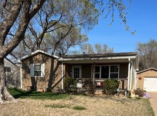 806 Sunset Ln, El Dorado, KS 67042