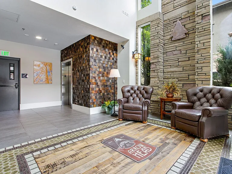 712 Centre Ave #203 — Photo 9