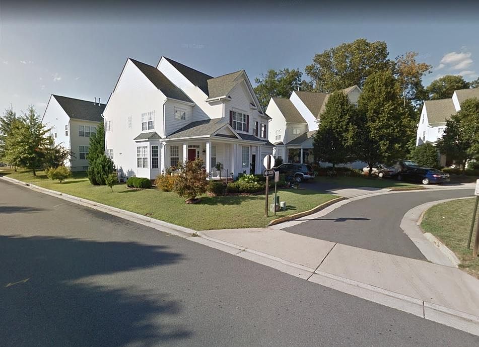 1st image of 45830 Oak Branch Ln