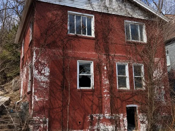 108 Prospect St, East Pittsburgh, PA 15112