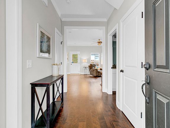 5th image of 1706 Sparkleberry Ln