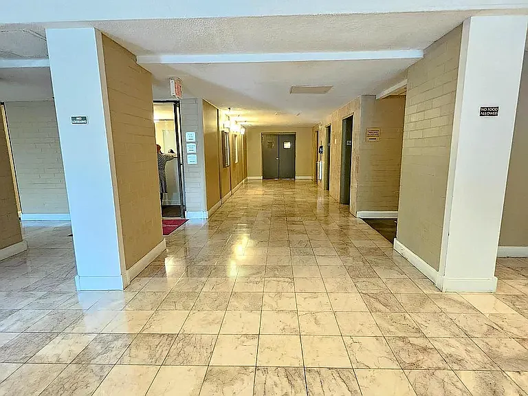 Main office in lobby opened every day