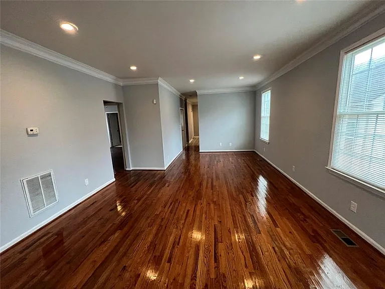 699 Smith St SW — Photo 3