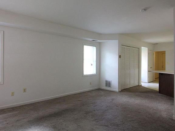5th image of 715 N West St