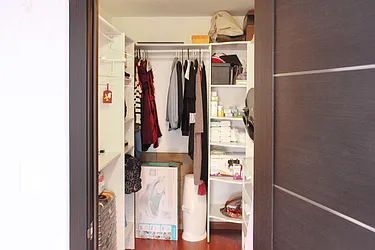 Sold by Thomas Lipovetsky, LREB