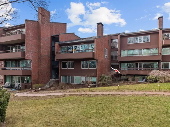 241 Perkins St Unit D405, Boston, MA 02130