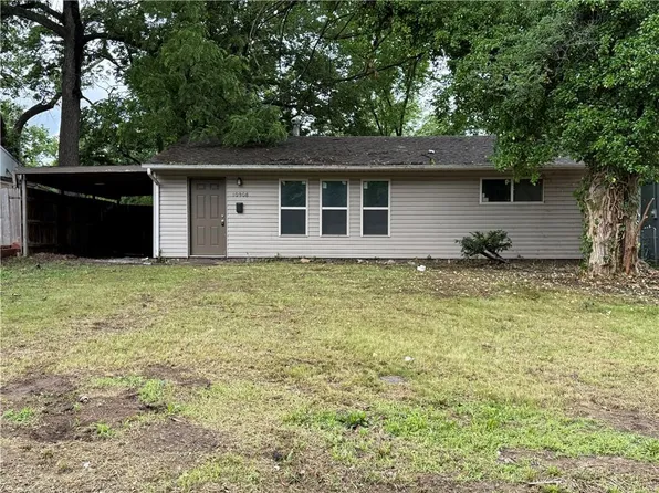 10908 Cambridge Ave, Kansas City, MO 64134