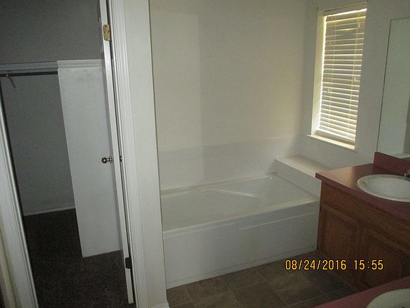 5th image of 1109 Selman Ct