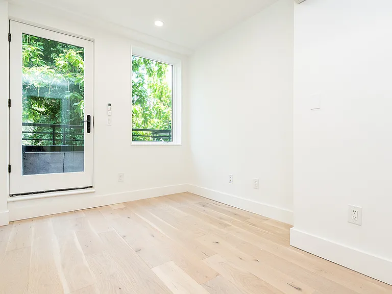 485 Tompkins Ave #3B — Photo 12