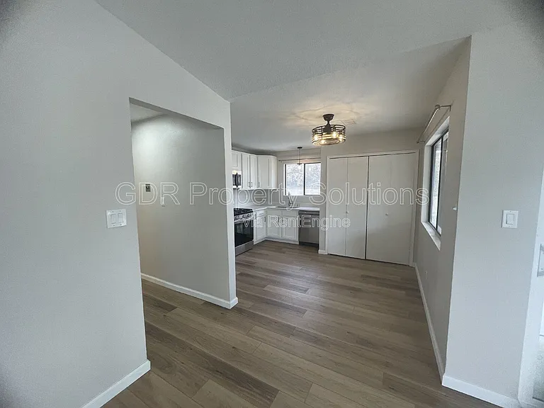 4733 Platinum Dr NE — Photo 11