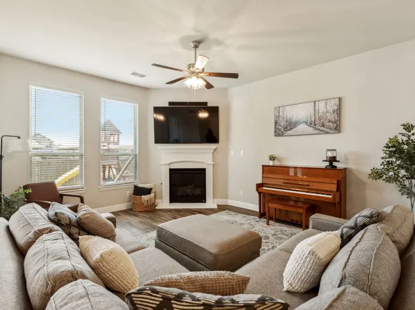 2810 Long Slope Rd, Arlington, TX 76001
