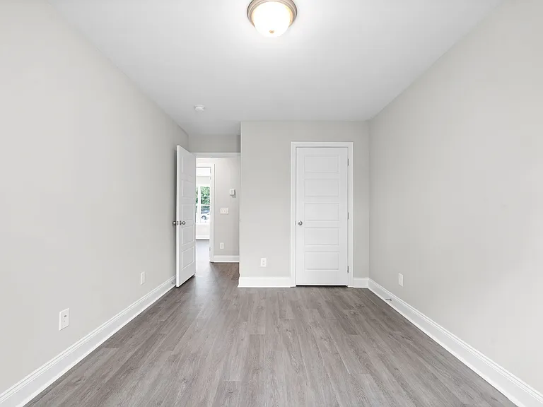 1377 Crossland Ave — Photo 18