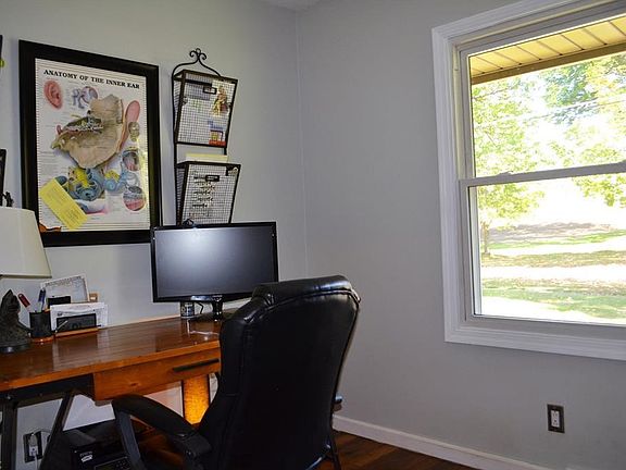 5th image of 180 Ault St